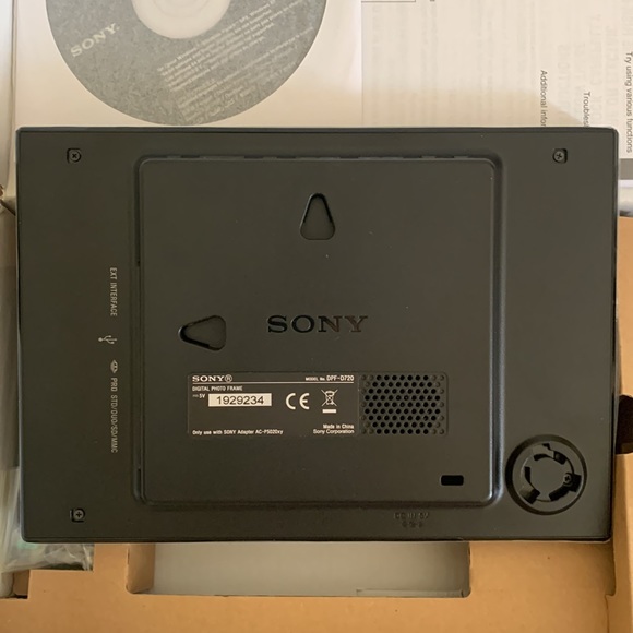 NIB Sony Digital Photo Frame - Picture 4 of 4